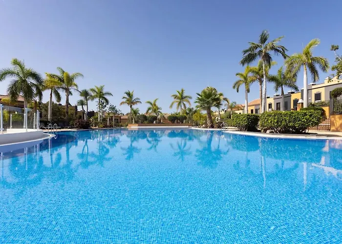Exclusive Townhouse In Plaza Del Duque Close To The Costa Adeje (Tenerife)