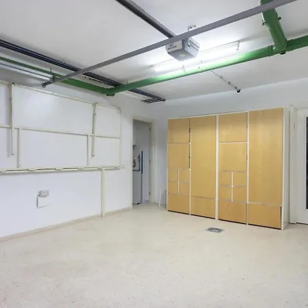 Exclusive Townhouse In Plaza Del Duque Close To The