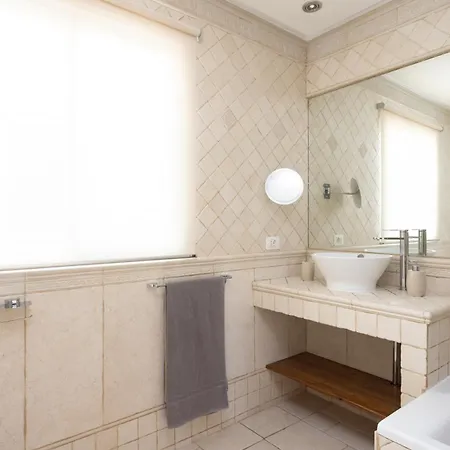 Casa de Férias Exclusive Townhouse In Plaza Del Duque Close To The Costa Adeje (Tenerife)