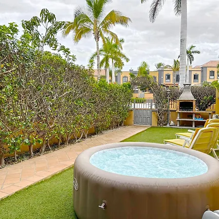 Exclusive Townhouse In Plaza Del Duque Close To The *