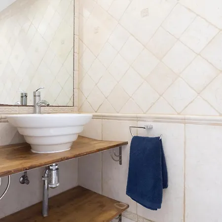 Exclusive Townhouse In Plaza Del Duque Close To The * 阿德耶