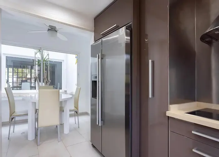 Exclusive Townhouse In Plaza Del Duque Close To The Будинок відпочинку Адехе