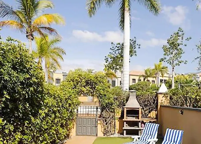 Exclusive Townhouse In Plaza Del Duque Close To The *