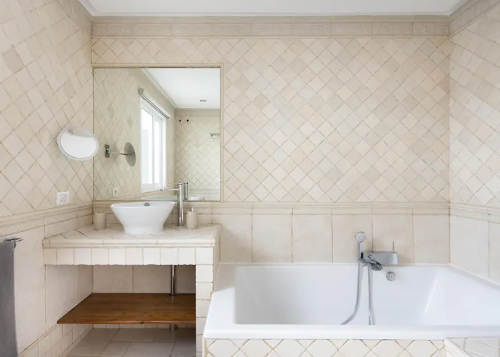 Exclusive Townhouse In Plaza Del Duque Close To The Casa vacanze *