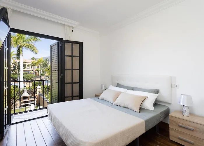 Exclusive Townhouse In Plaza Del Duque Close To The * Адехе