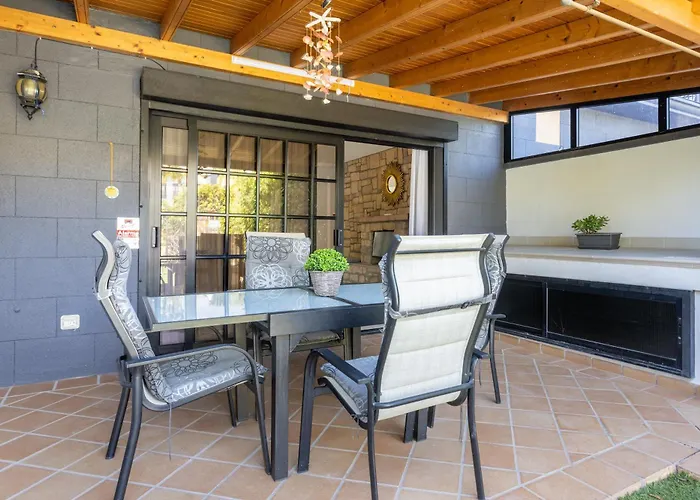 Exclusive Townhouse In Plaza Del Duque Close To The *