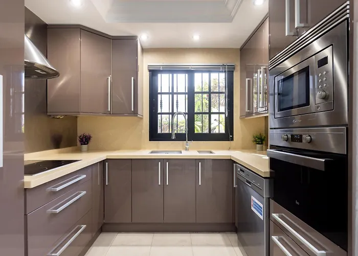 Exclusive Townhouse In Plaza Del Duque Close To The Будинок відпочинку *