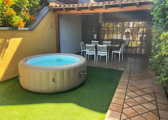 Casa vacanze Exclusive Townhouse In Plaza Del Duque Close To The *