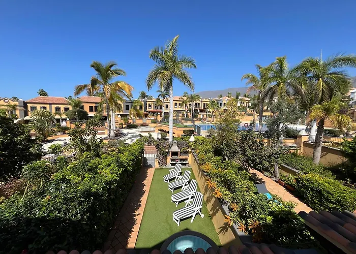 Будинок відпочинку Exclusive Townhouse In Plaza Del Duque Close To The *