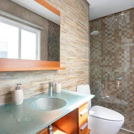 Exclusive Townhouse In Plaza Del Duque Close To The Semesterbostad